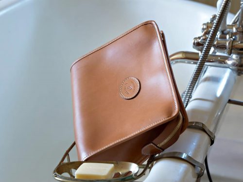 Trousse de toilette en cuir